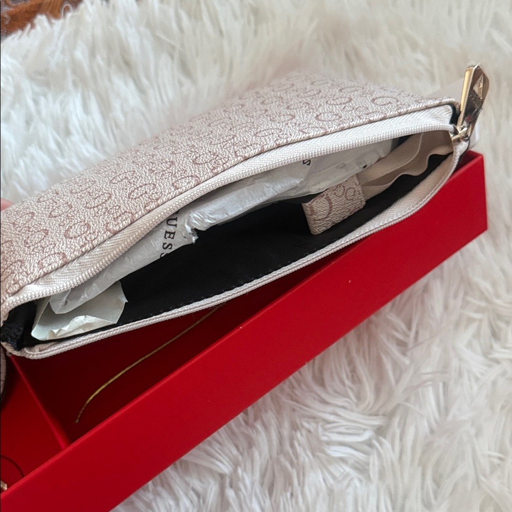 Guess Light Beige Wallet and Keychain Set | Valentines Gift 💝 - Picture 5 of 6